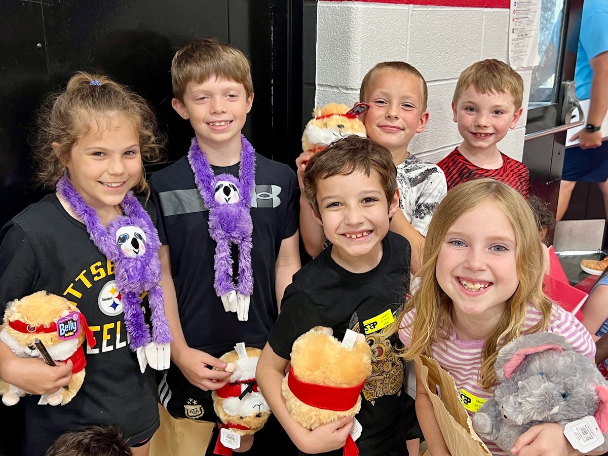 Thanks to our fantastic Student Enterprise Program (StEP) volunteers from @CSHCO and <a href="/nsbtco/">NorthSideBank&Trust</a> for keeping our busy StEP store at C.O. Harrison Elementary running smoothly this week! These generous students donated a lot of their earnings for good behavior &amp; attendance to charity.