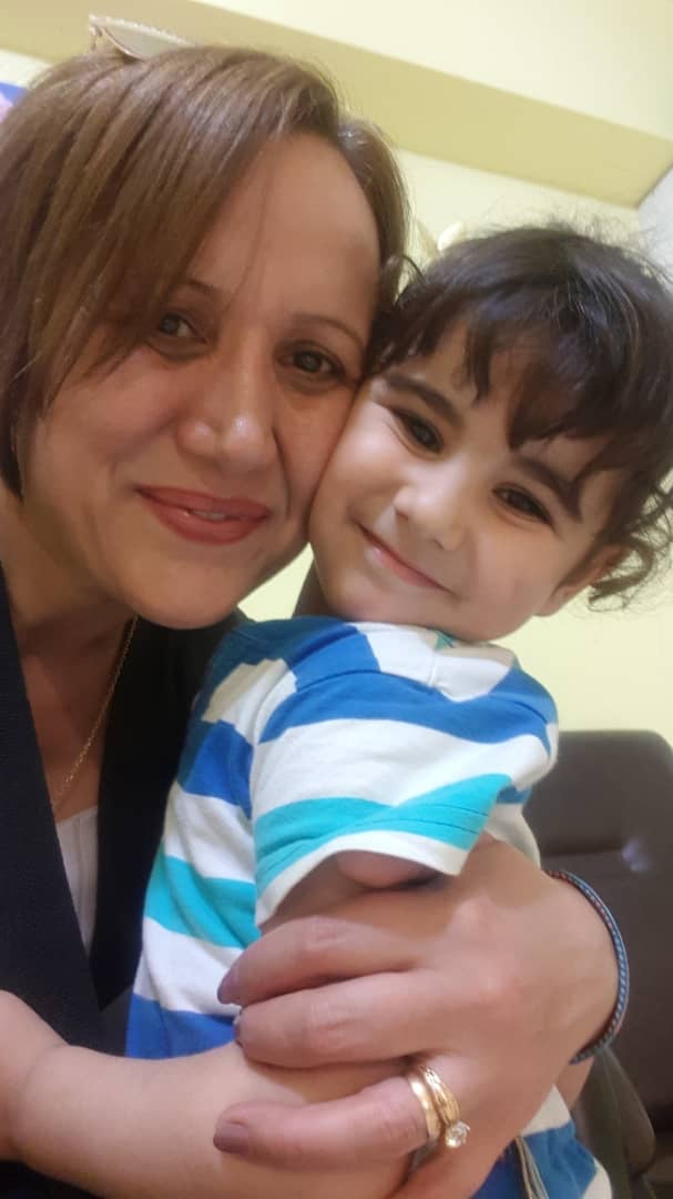 Ehmedehuseyni's tweet photo. Li wir bimînin..!!
Li ser defa sînga min a birîndar
Govenda bêrîkirinê bigerînin..!!
Di şeva Rojava de
Dilê min vêxînin
Û rihê min bişewitînin..!! https://t.co/ZMYVd6mtH5