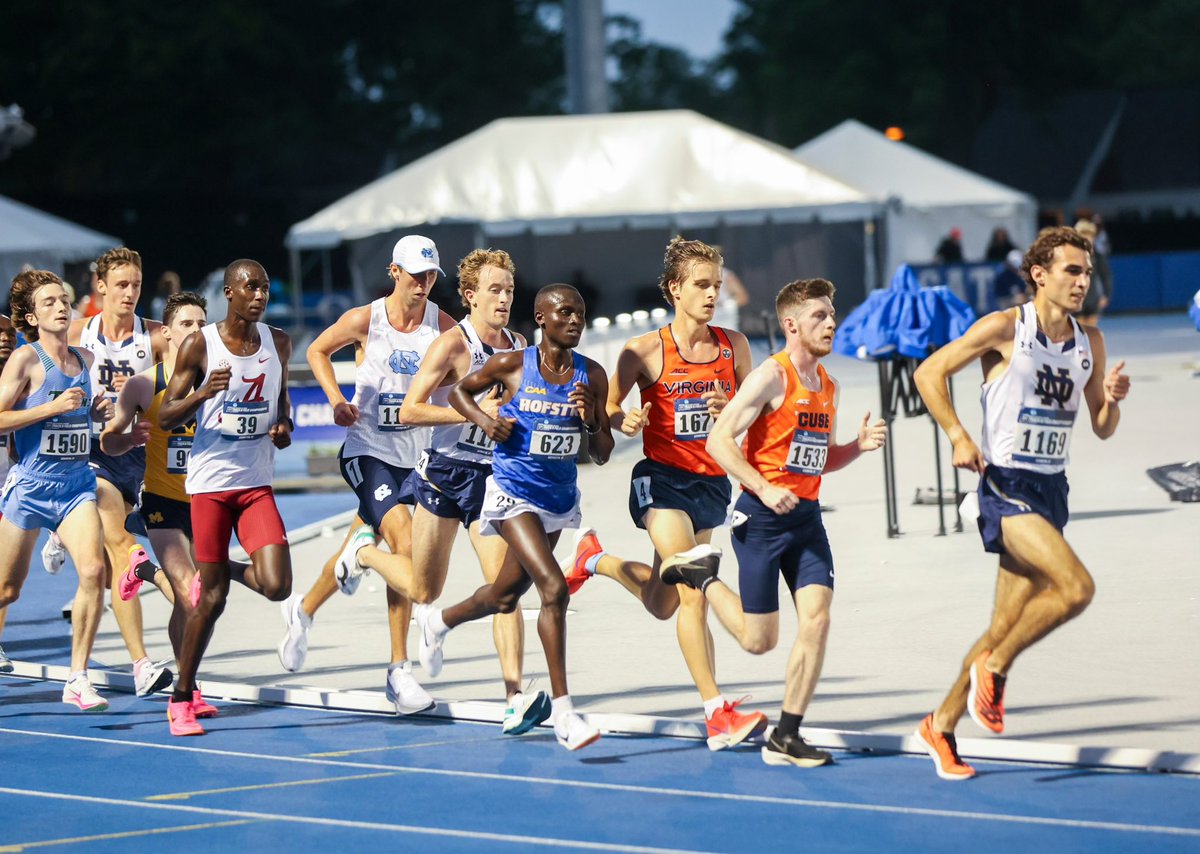 Sophomore Abraham Longosiwa runs a courageous 10,000m race in the @NCAATrackField East First Round improving on his finish from last year by 35 spots. Longosiwa narrowly missed advancing to the final by 1 spot.

👏🦁 #PrideOfLI