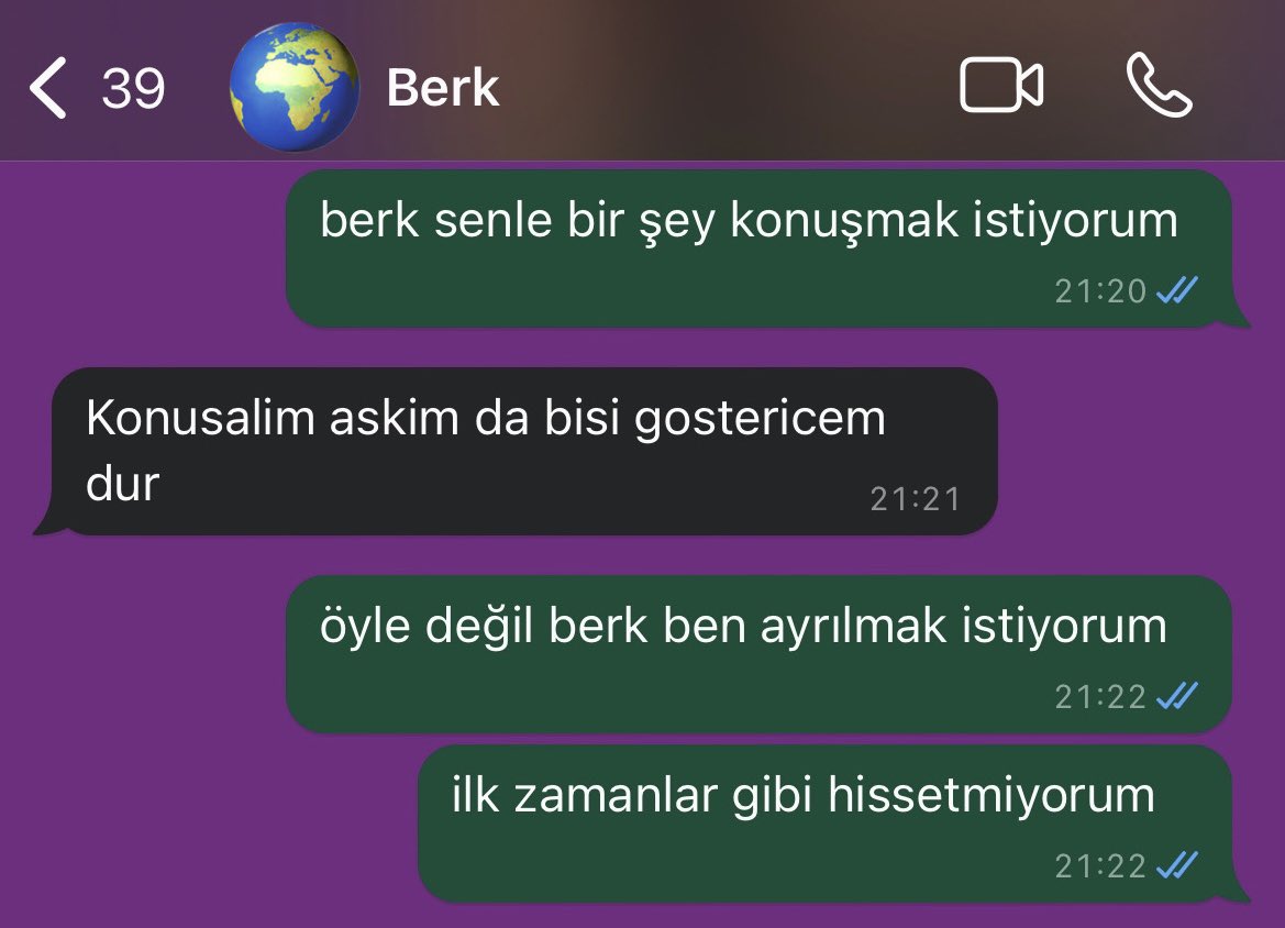 aleinakittyy's tweet photo. ben bir bok yedim napıcam https://t.co/X7l3NHjOfh