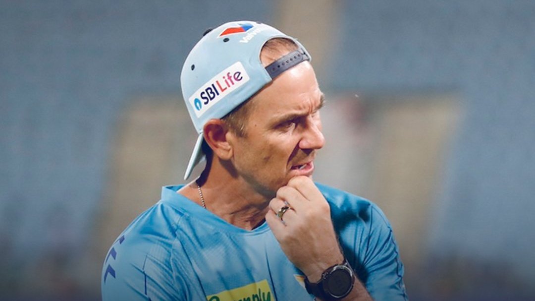 mufaddal_vohra's tweet photo. Justin Langer said, "I was talking to KL Rahul and he told me 'if you think there's pressure and politics in an IPL team, multiply that by a thousand. That's how the coaching Indian team is". (BBC Stumps. https://t.co/owqEhTK4fx