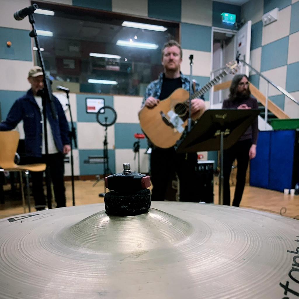 I had a lovely chat with @instmiriam and myself and the lads played a session for the Miriam on Sunday show

We'll be playing a full band show in the @roisindubhpub this Sunday in the @cobblestonepubdublin on Friday 31st! Tickets from @singularartists