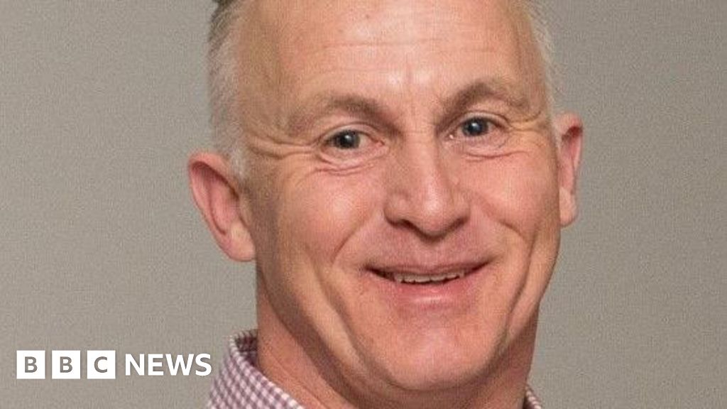 #Police name driver killed in #Crash with road-laying vehicle 🔗 bbc.co.uk/news/articles/… #A75 #Stranraer #Van #truckingNews