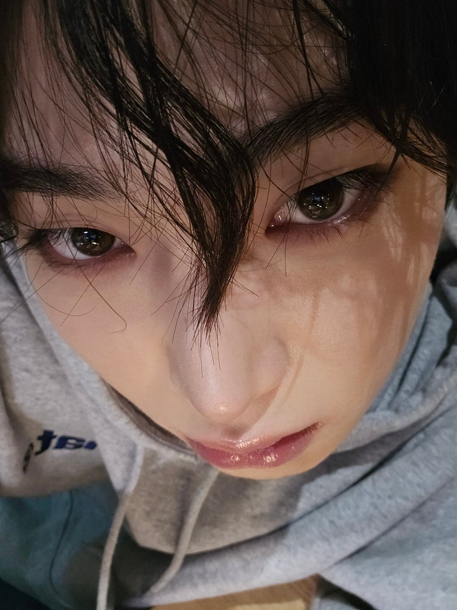 wa7nya's tweet photo. 우리떠누
뭐가 문제야 say something https://t.co/ivoExSa5hD