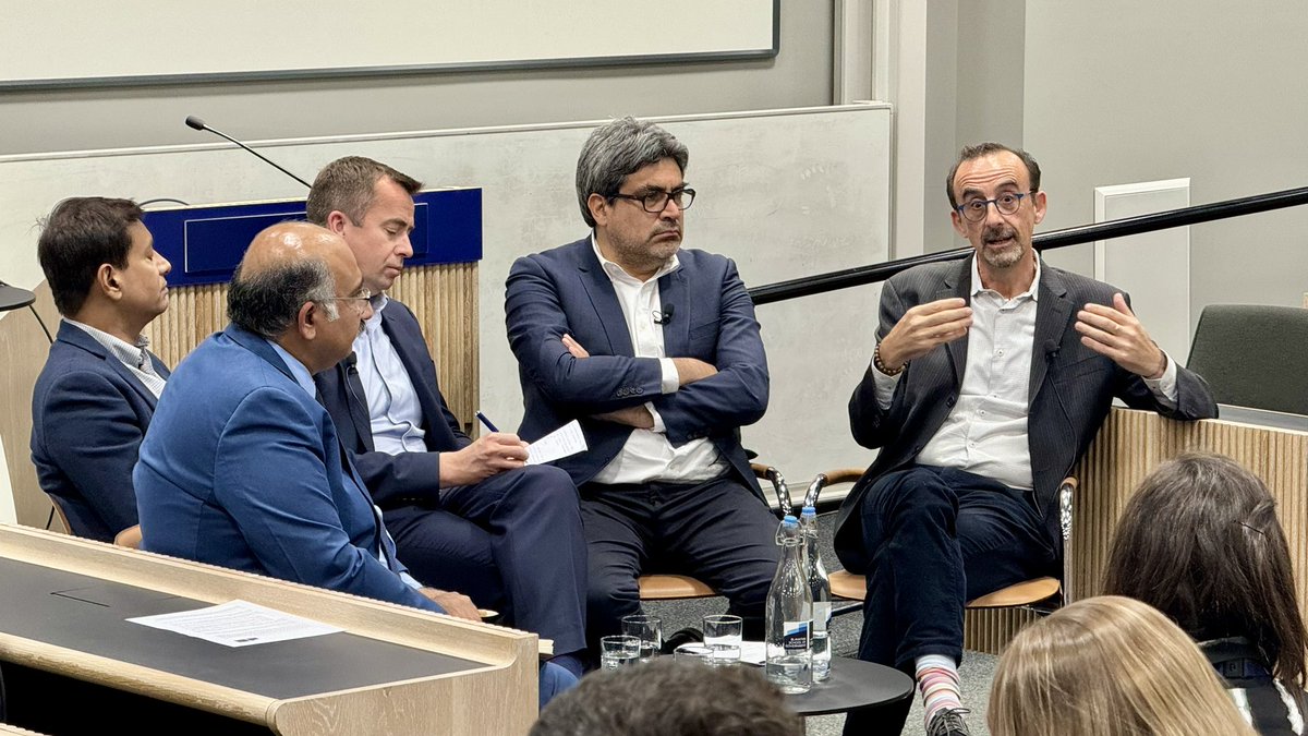 💬Panel: “Education, Evidence & Data for Policymaking” at @BlavatnikSchool 📊“#DataMatters and evidence must be contextualized. We must stress the need for rigorous data as it can inform investment and guide policymaking for quality #education” - Luis Benveniste @WorldBank