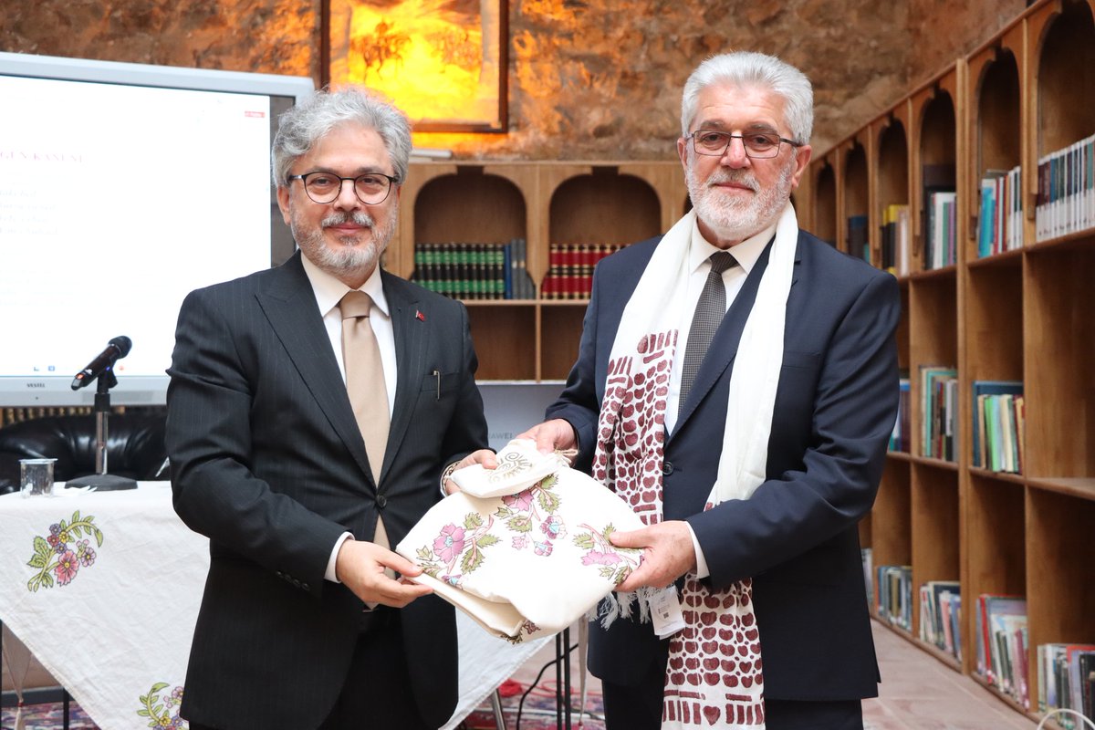 tokatmem's tweet photo. Bakan Yardımcımız Sayın Dr. Ömer Faruk Yelkenci'nin katılımı ile Bakanlığımız himayesinde Müdürlüğümüzce yürütülen Öğretmen Akademileri kapsamında Edebiyat Akademisi'ne bugün Akademisyen-Yazar Prof. Dr. Dursun Ali Tökel konuğumuz oldu.

#tokatöğretmenakademileri

@farukyelkenci https://t.co/8UxPtn0wkl