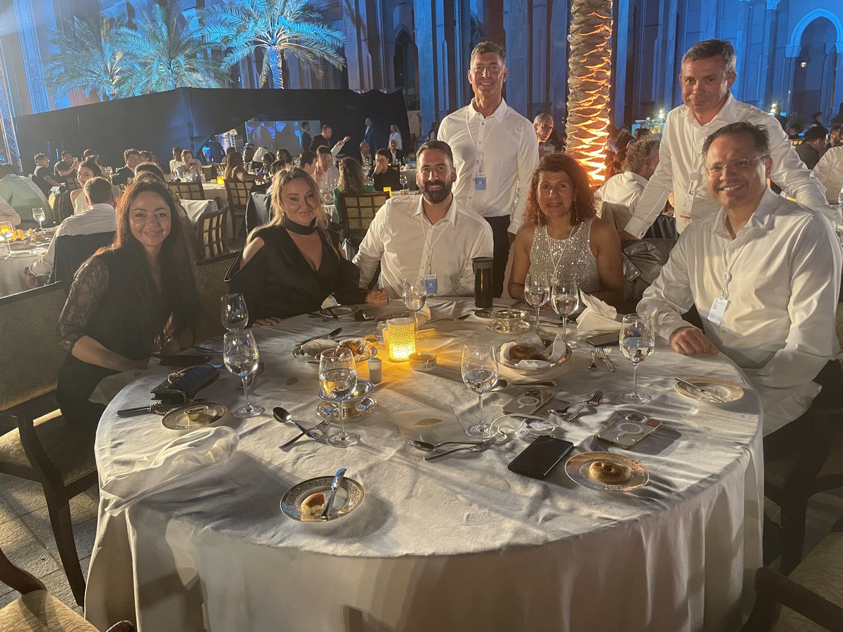 nshalaby's tweet image. Abu Dhabi (UAE) @AIM_Congress  was a Blast! 
PART 4 — The #GALA Dinner
@EmiratesPalace  Mandarin Oriental - majestically dripping with #gold! 
- @garyswart &apos;s text to me read &quot;on the right by the 3rd palm tree&quot; so for once we got to be outside! 
- Awesome hanging out with…