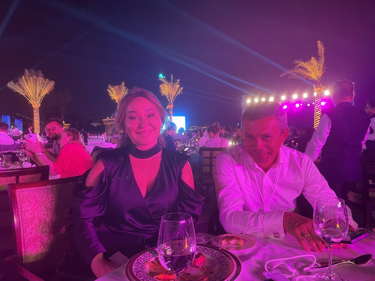 nshalaby's tweet image. Abu Dhabi (UAE) @AIM_Congress  was a Blast! 
PART 4 — The #GALA Dinner
@EmiratesPalace  Mandarin Oriental - majestically dripping with #gold! 
- @garyswart &apos;s text to me read &quot;on the right by the 3rd palm tree&quot; so for once we got to be outside! 
- Awesome hanging out with…
