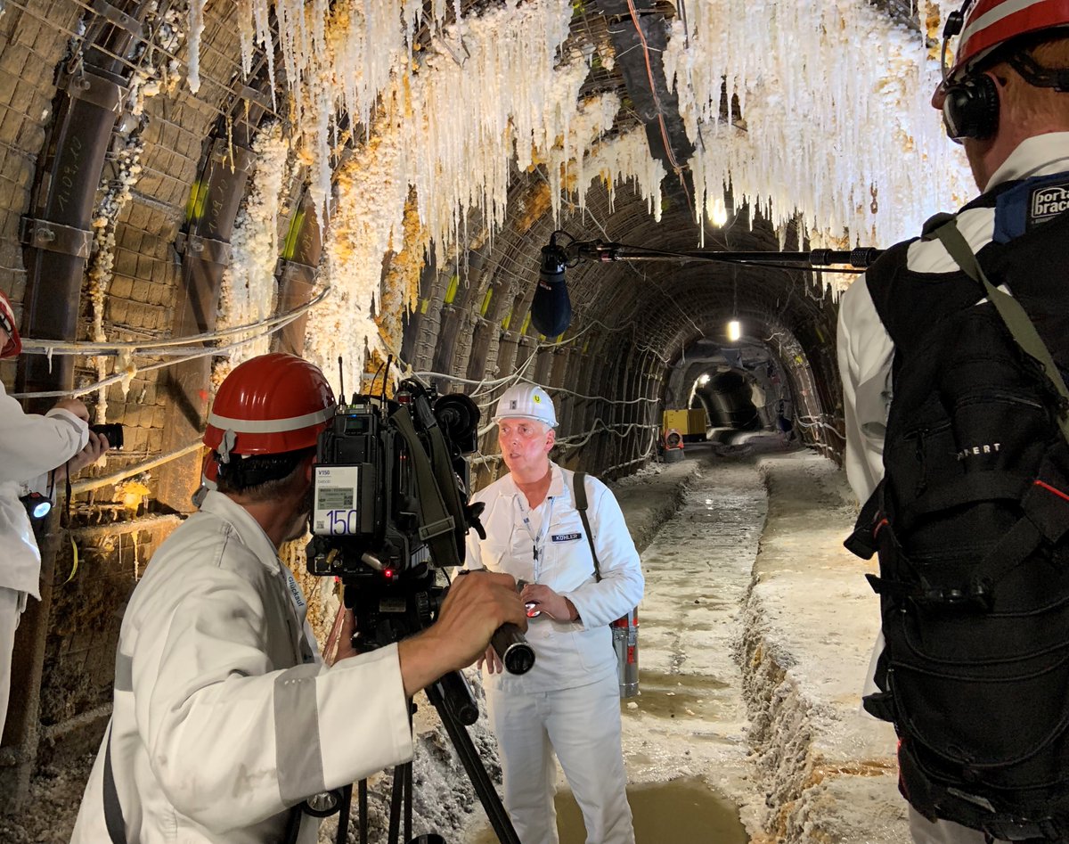 #behindthescenes: Heute besuchten uns mehrere Kamerateams in der #Schachtanlage #Asse II, um Jens Köhler, den Bereichsleiter der Asse, zur aktuellen Lage zu befragen. Im Fokus stand der veränderte #Salzwasserzutritt im Bergwerk.