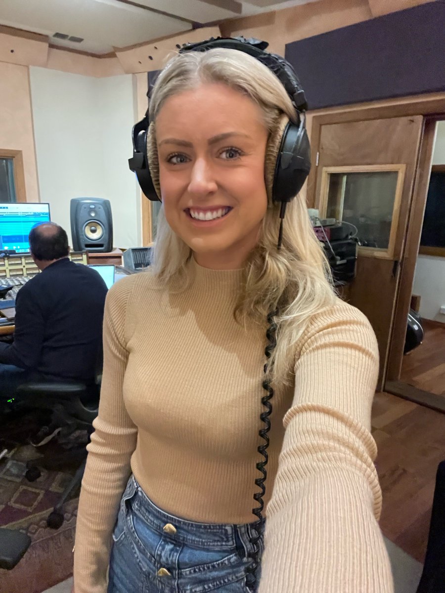 Had a great few days in the studio this week starting to finish my debut album ❤️ Can’t wait to share all these new tunes with you 🎶💿 #country #countrymusic #nashville #singersongwriter #womenincountry #countryradio #spotify #newmusic #newsong #recordingstudio #countrygirl