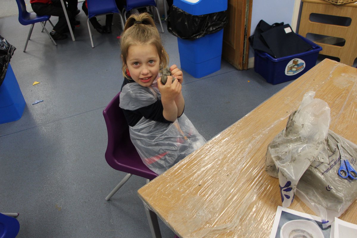 strichardsrc's tweet photo. Today Y1 created clay sculptures in the style of Ruth Duckworth - a German artist whose mostly hand-built pieces helped to push ceramics in a very interesting, more sculptural direction in the 1960s. #artweek #artistinthemaking #year1art #shinelikestars https://t.co/mZt7n0pt05