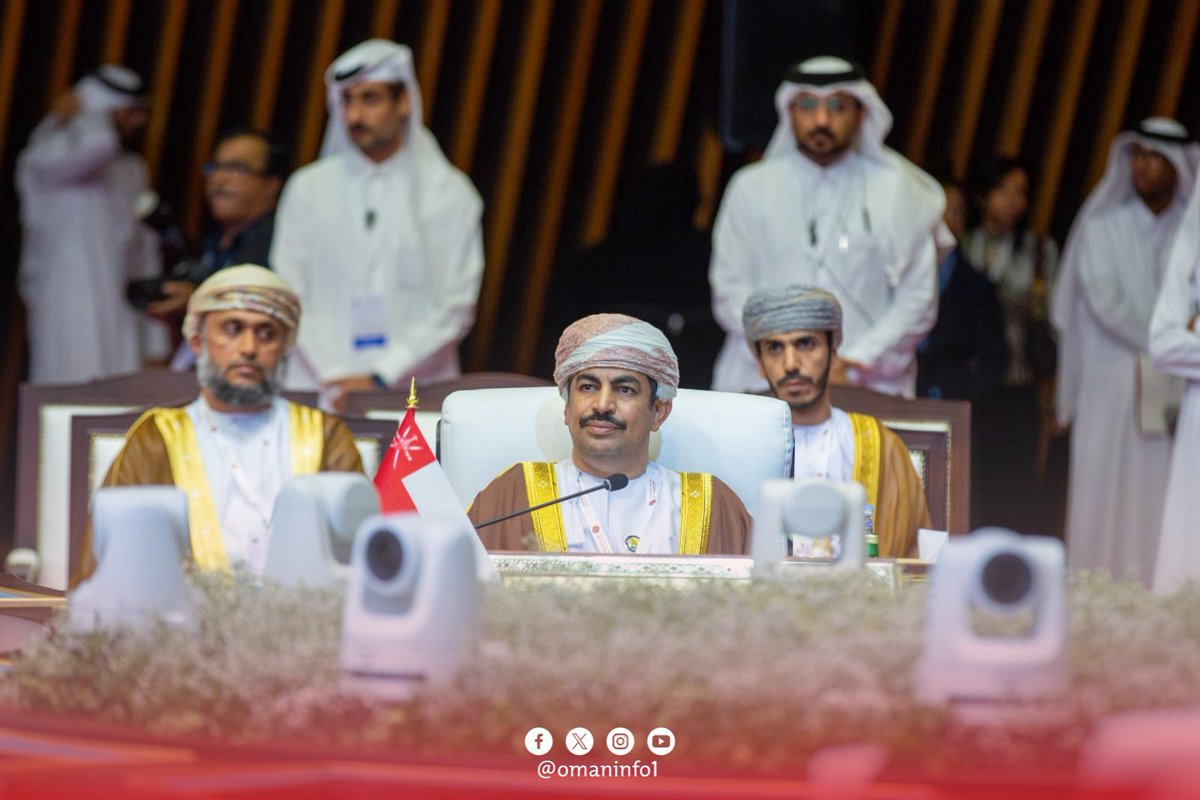 omaninfo1's tweet photo. سلطنة عُمان ممثلة بـ #وزارة_الإعلام تشارك في الاجتماع الـ27 لأصحاب المعالي والسعادة وزراء الإعلام بدول مجلس التعاون لدول الخليج العربية، والذي تستضيفه العاصمة القطرية الدوحة في 23 مايو الجاري.
ترأس وفد #سلطنة_عمان معالي الدكتور عبدالله بن ناصر الحراصي وزير الإعلام.

وناقش الاجتماع مقترحات ومبادرات دول المجلس التي تسهم في تطوير الإعلام الخليجي.
كما شهد الاجتماع الموافقة على عدد من المقترحات والمبادرات التي تقدمت بها سلطنة عُمان والتي تتعلق بحماية الأخلاق والتنشئة الاجتماعية، والتصور العام للمبادرة الرقمية للأطفال بدول المجلس.