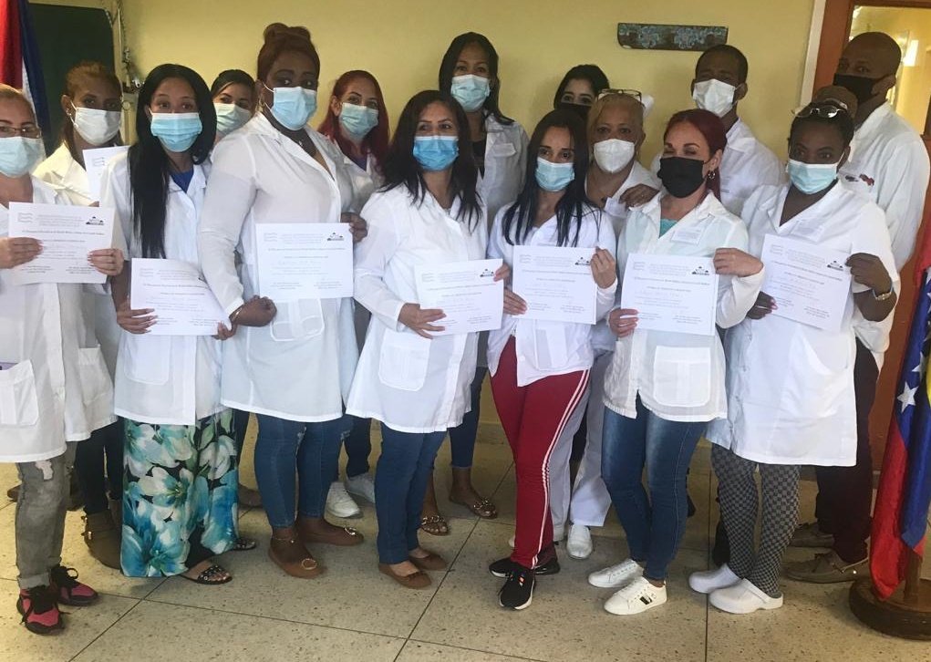 Los profesionales de la salud de Cuba se forman con una gran vinculación a la práctica, con humanismo y solidaridad.🇨🇺🇻🇪
