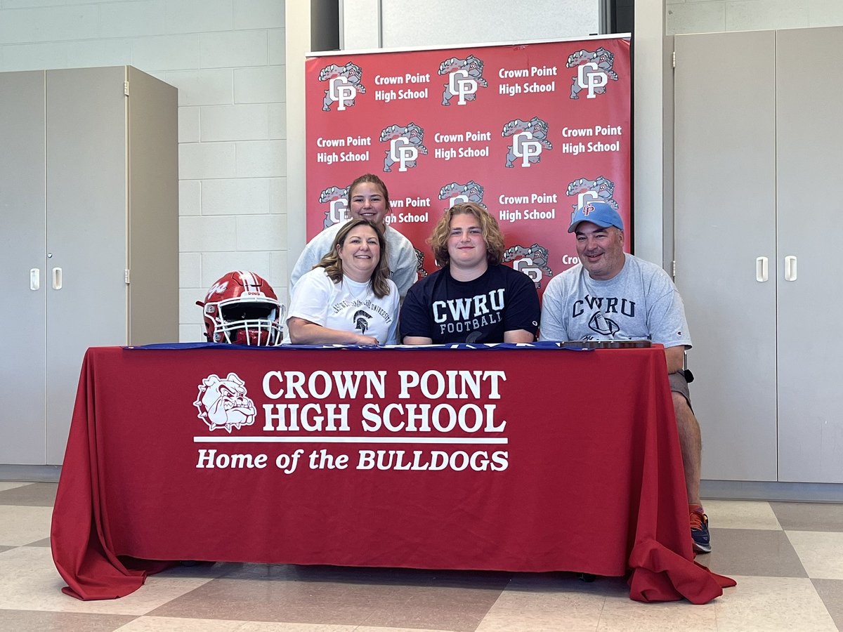 CPdogsfootball's tweet photo. Congratulations to Sr. Jeff Meschede for signing and committing to play football and continue his education at Case Western Reserve University in Cleveland , Ohio. Jeff is the epitome of a High School student-athlete. Good luck #63. https://t.co/OIpDFr7KDA