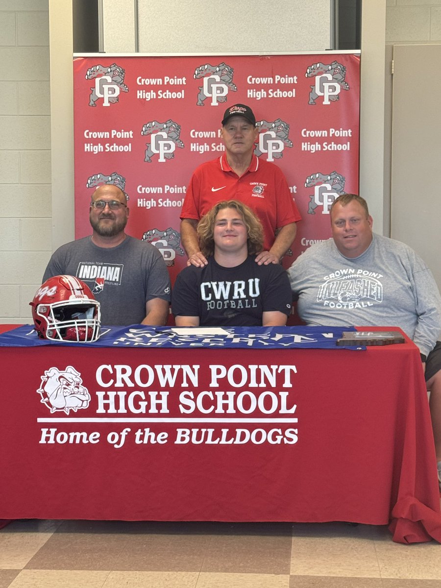 CPdogsfootball's tweet photo. Congratulations to Sr. Jeff Meschede for signing and committing to play football and continue his education at Case Western Reserve University in Cleveland , Ohio. Jeff is the epitome of a High School student-athlete. Good luck #63. https://t.co/OIpDFr7KDA