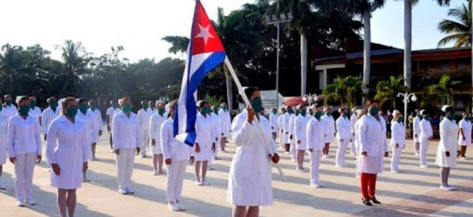 Adelante generosos defensores de la salud y de la vida ,vencedores del dolor y la muerte .#40AniversarioUCCM #CubaCoopera #CubaPorLaVida @cubacooperaven @Cubacooperabol2