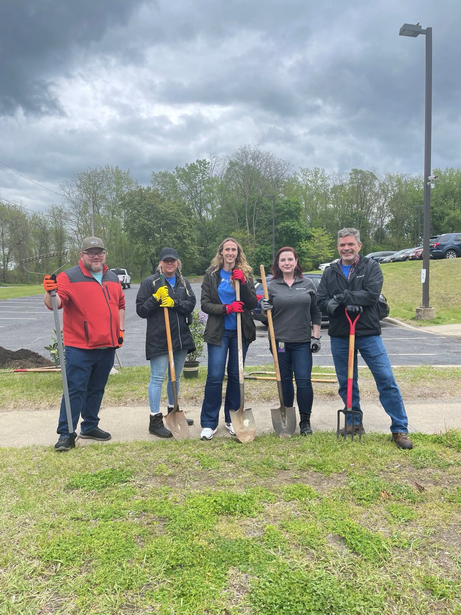 Thank you to our friends from @Broadviewfcu, who recently spent some time on our Hamburg Street campus in Schenectady getting their hands dirty and giving our kids something to smile about!