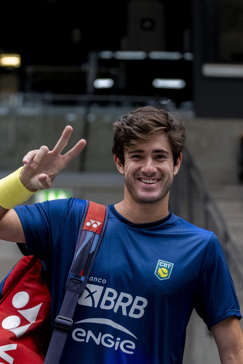 cbtenis's tweet photo. O SORRISO DE QUEM FUROU O QUALI DE ROLAND GARROS 💙💚💛

Gustavo Heide é mais um brasileiro a jogar a chave do Grand Slam francês. Na final do qualifying, o brasileiro venceu Matteo Gigante 🇮🇹, por 6/3 6/2

Está será a 1ª participação do tenista de 22 anos em um Grand Slam! https://t.co/knTFWCInSC