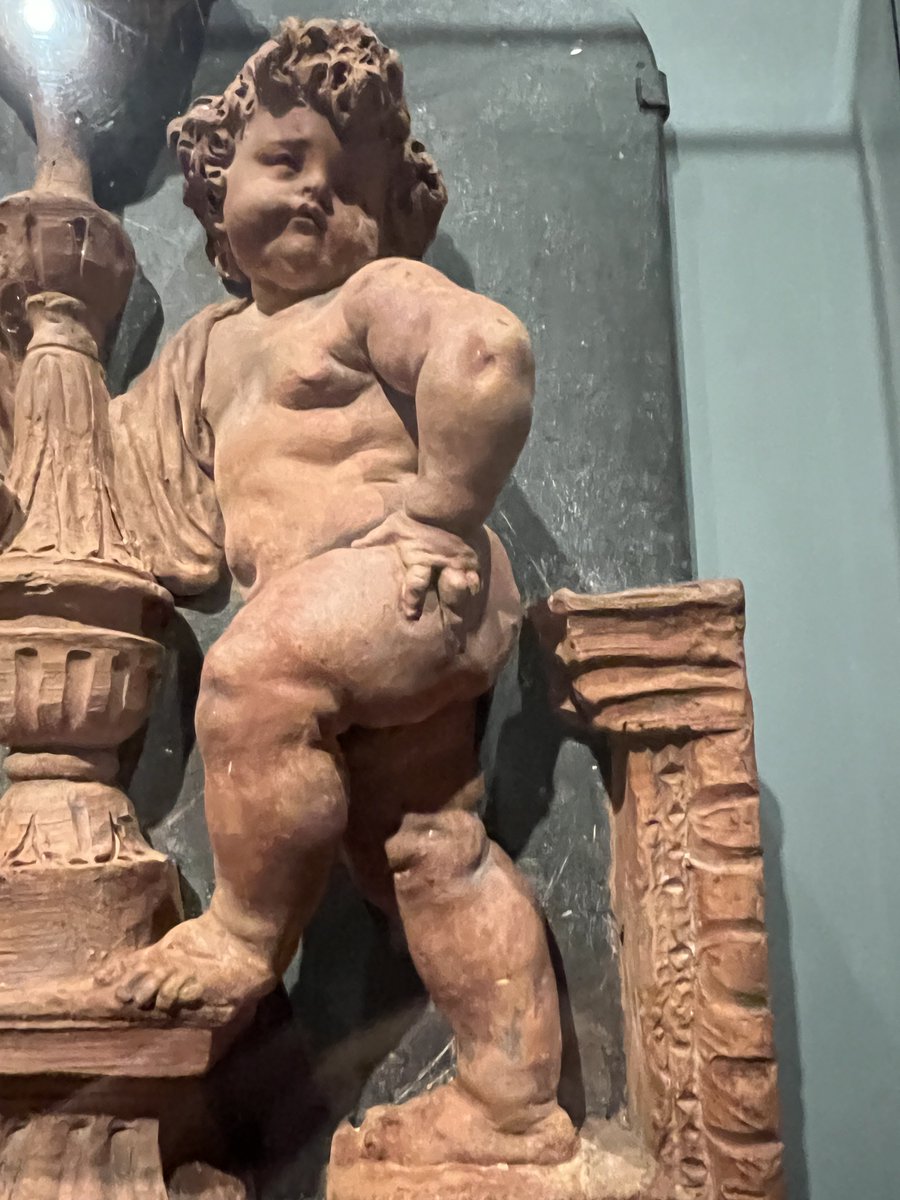 Thinking of going to @RSAorg 2025??? Here's how great it was this year mmor.co.uk/news/rsa-chica… and here's my favourite putti, who didn't make our website, but made me think about skin, flesh, earth, and questions of scale all over again...