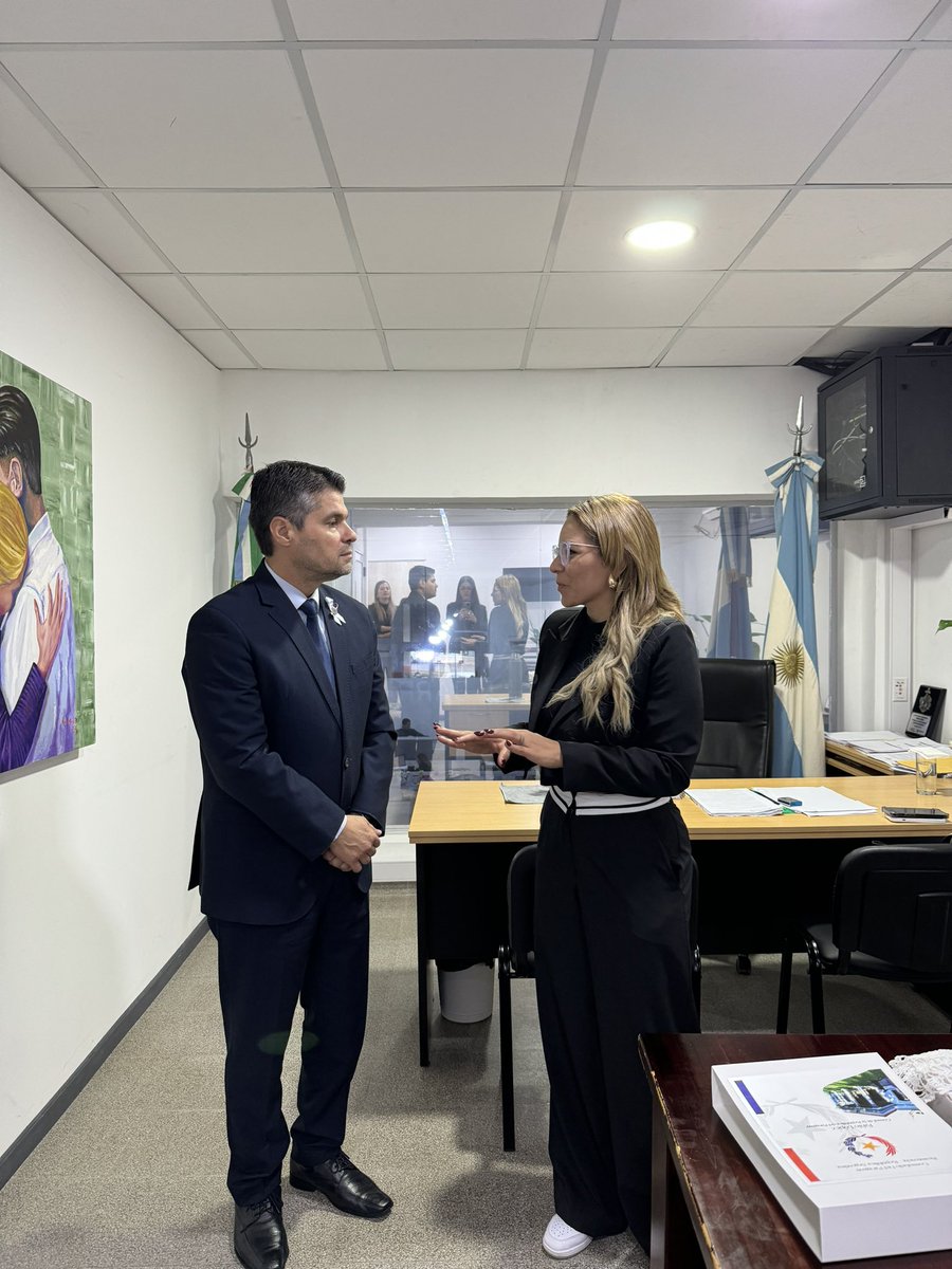 Fuimos recibidos en la Municipalidad de Barranqueras por la Intendente Magda Ayala. 
Agradecimiento muy especial a la jefa comunal por su gran deferencia. 🇵🇾🇦🇷

#ConsuladoPy #Chaco #Barranqueras #Intendencia #Comunidad