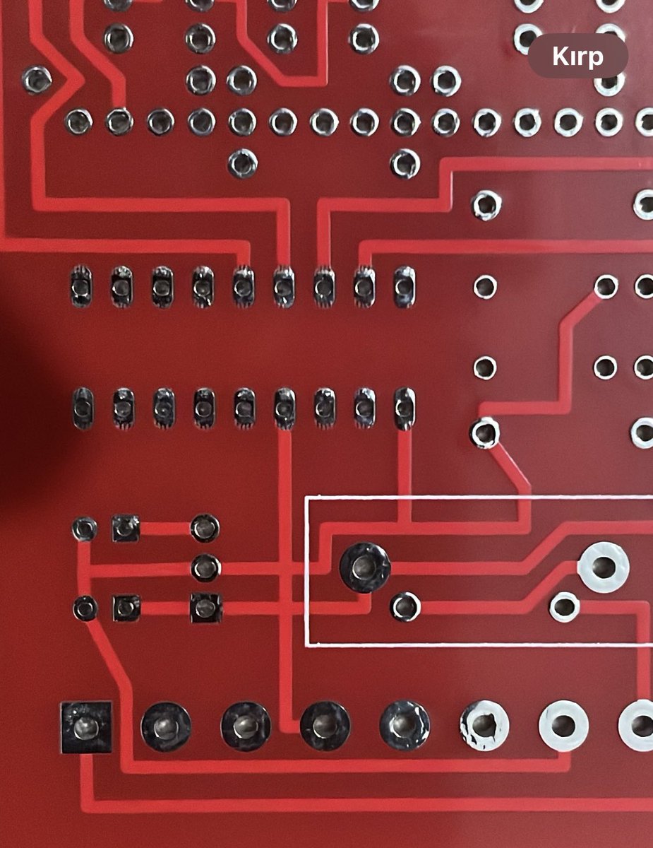 Hadi benim gözümden kaçmış yolu yanlışlıkla alta atmışım. Koskoca <a href="/JLCPCB/">JLCPCB</a> nin gözünden nasıl kaçmış. Pcbway bir hata olduğunda üretime almıyordu.
