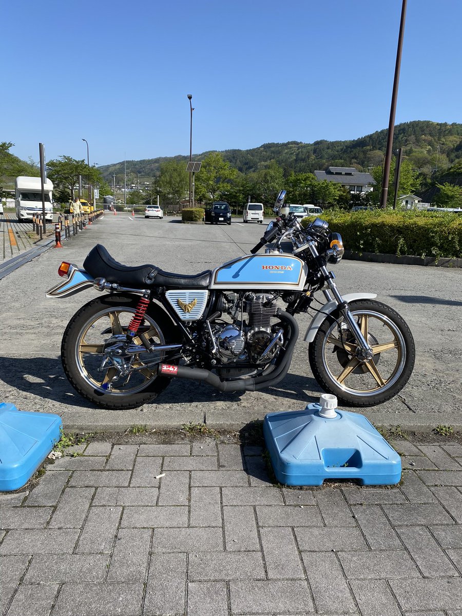 junchan_400f's tweet photo. #30年以上前のバイクを無言で載せる https://t.co/t7P92Irv0I