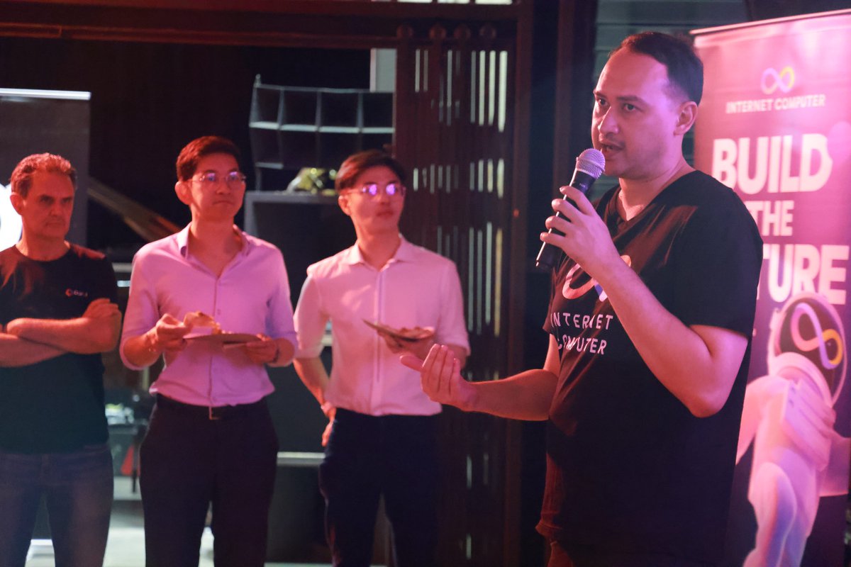 demo_democorp's tweet photo. รวมภาพบรรยากาศย้อนหลังงาน ICP’s 3rd Anniversary & Bitcoin Pizza Day 🍕🎂✨ 21 MAY 2024 🪩

#DemoCorporation #WorldComputer #internetcomputer #CryptoCloud #ChainKey #MultiChain #BitcoinDeFi #ckBTC #SNS
#ICPeople #ICPHubThailand #ICPSynergyLabs
#SynergyLabs #ThaiOnChain #ICVR
#ICVRFramework #ThelslandCollective #VR
#VRMetaverse #TeamPIM #TeamCAl