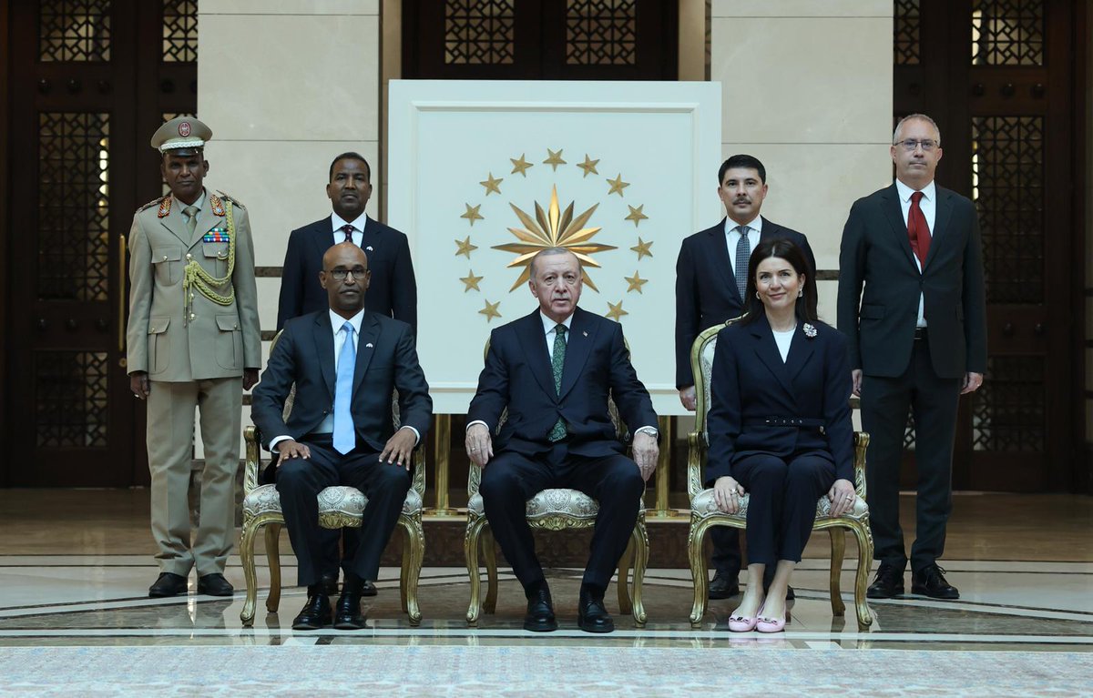 Honoured to present my credentials to President Recep Tayyip Erdoğan. On this occasion, I expressed my deep appreciation to President Erdoğan for his steadfast support to Somalia .🇸🇴🇹🇷