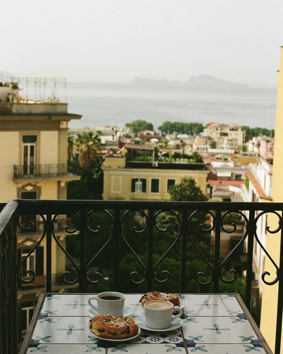 ParmaPini's tweet photo. Breakfast with a view
Credit: @winoichleb
#italianbreakfast #breakfastwithaview #35mm #kodak #onfilm #naples #matera #puglia #italiancities #exploreitaly https://t.co/7Hv9JCembT