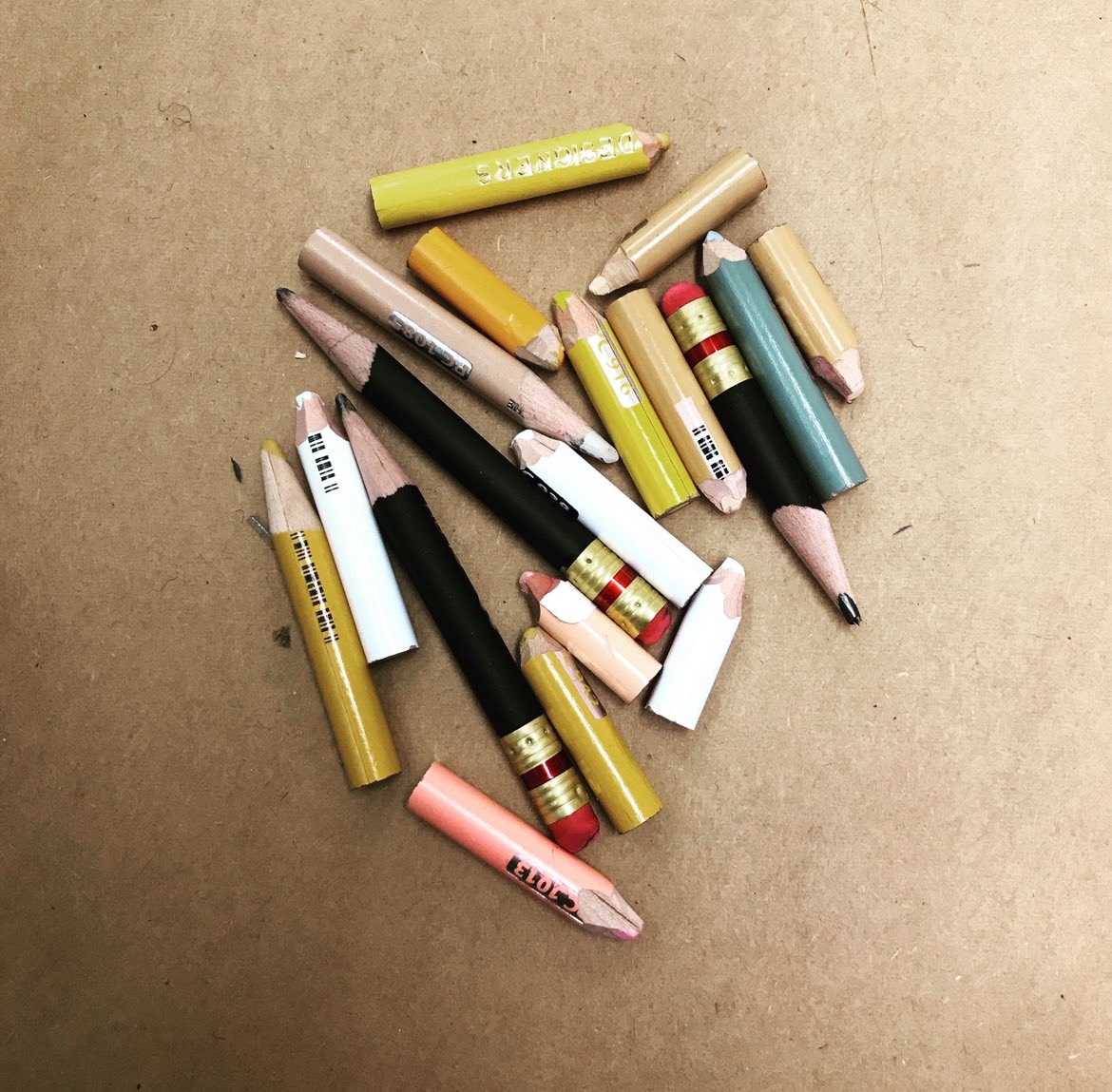 Fun fact of the day bc of a FB memory. If fabric can’t be traced upon by a regular pencil (wrong color, texture, etc) I use Prismacolor colored pencils. (They’re the softest.) 

Flashback to one summer where some metallic netting ate an entire pencil. And my collection of stumps.