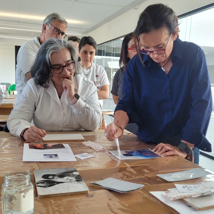 Cima Universidad de Navarra (@cima_unav) on Twitter photo 🔬Únete a investigadores, clínicos, pacientes y familias para abordar los últimos avances en el campo de la #porfiria.
🔸Día del Paciente: 21 y 22 de septiembre
📍 Salón de actos <a href="/CIMA_unav/">Cima Universidad de Navarra</a>
➡️ Talleres educativos sobre terapias, alimentación saludable, arte y salud mental. 🔬Únete a investigadores, clínicos, pacientes y familias para abordar los últimos avances en el campo de la #porfiria.
🔸Día del Paciente: 21 y 22 de septiembre
📍 Salón de actos <a href="/CIMA_unav/">Cima Universidad de Navarra</a>
➡️ Talleres educativos sobre terapias, alimentación saludable, arte y salud mental.
