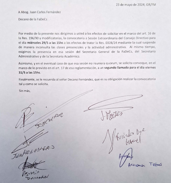 beter3's tweet photo. Seis consejerxs (docentes del FUD, del Centro de Estudiantes y de la Izquierda) presentaron ayer un pedido de Sesión Extraordinaria del Directivo de #Fadecs para que el decano Fernández explique por qué suspendió las clases presenciales en 5 carreras de la UNCo. Será el miércoles https://t.co/667Ql9t94d