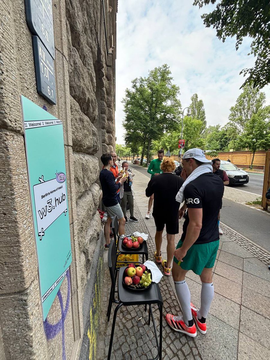 circuit_ber's tweet photo. gm!

This morning we pumped muscles on our first community run

PS: Who is in for w3run club? 🏃🏼‍♀️ https://t.co/tBq62cieyI