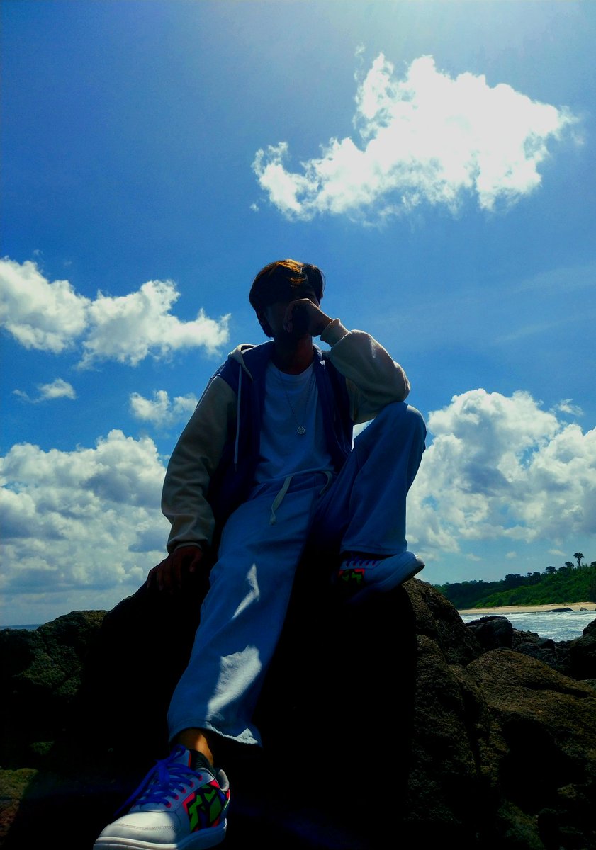 AryandaValenti3's tweet photo. Hay guys, how are you?? What do you feel now??
#MyPhoto #beach #love https://t.co/7Fpi4czJPe