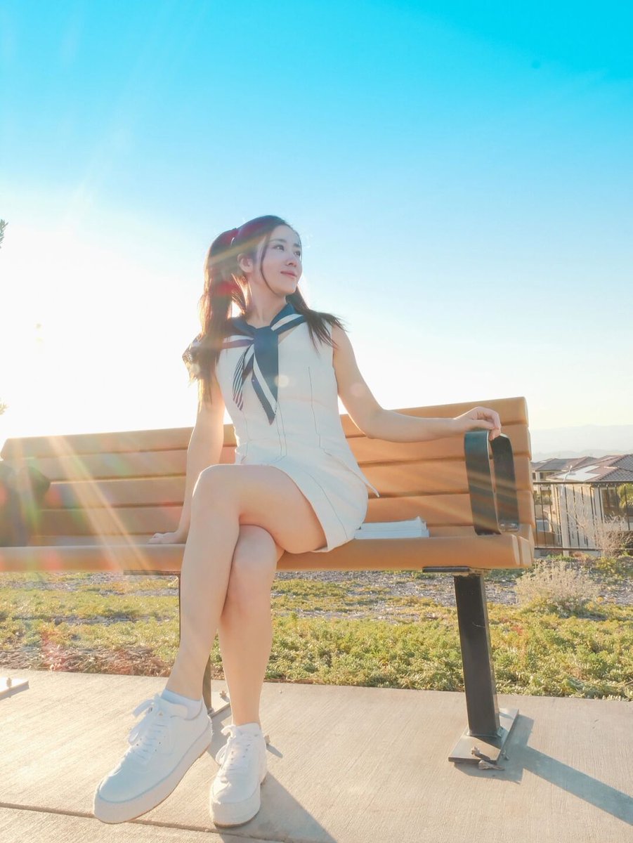 7pl3o2MBjJEIv's tweet image. Wearing my student uniform, nostalgia feels sweet. Watching the game, I’m reminded of joyful moments and dreams come true.