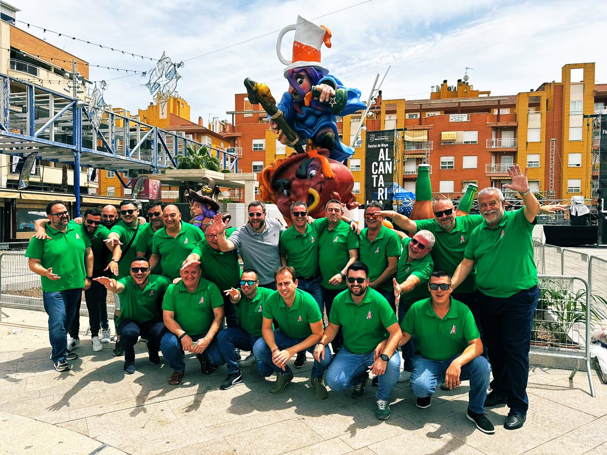 Calentando motores con Los Brujos! Fiestas de la Bruja #Alcantarilla todo a punto para disfrutar un año inolvidable! <a href="/estrellalevante/">Estrella de Levante</a> 🍻🙌🏻