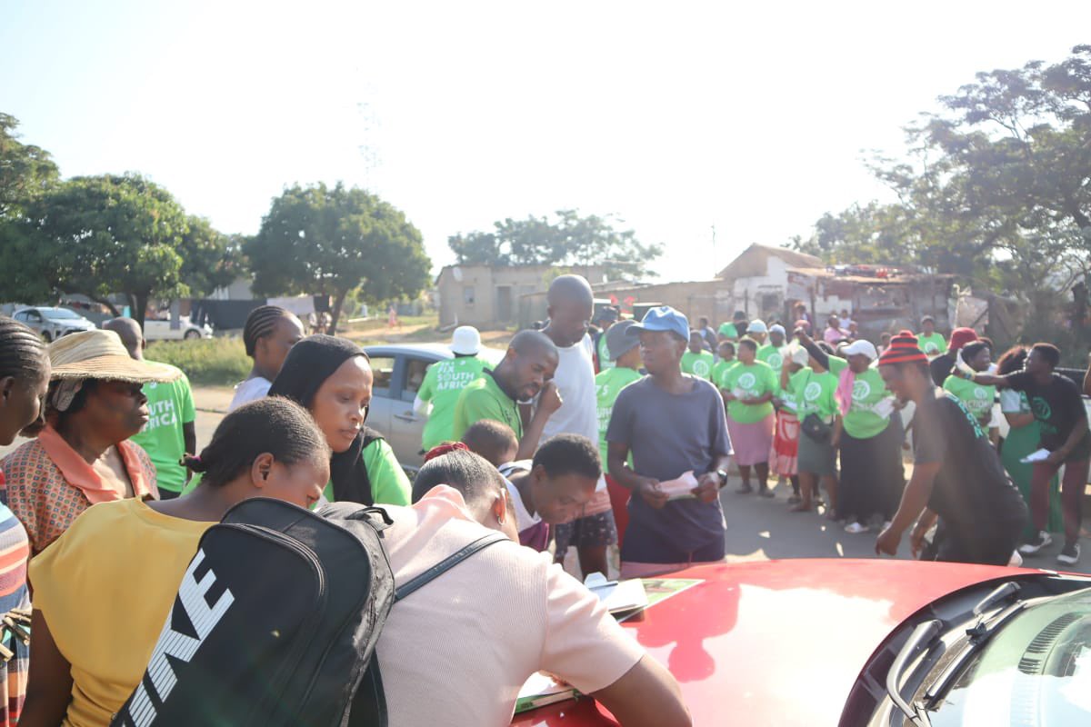 ActionSA_KZN's tweet image. ActionSA is in full force in KwaMashu where KZN Premier Candidate Zwakele Mncwango and Lerato Ngobeni member of #TeamFixSA for Home Affairs are launching the #Spaza4Locals drive!! 💚🇿🇦