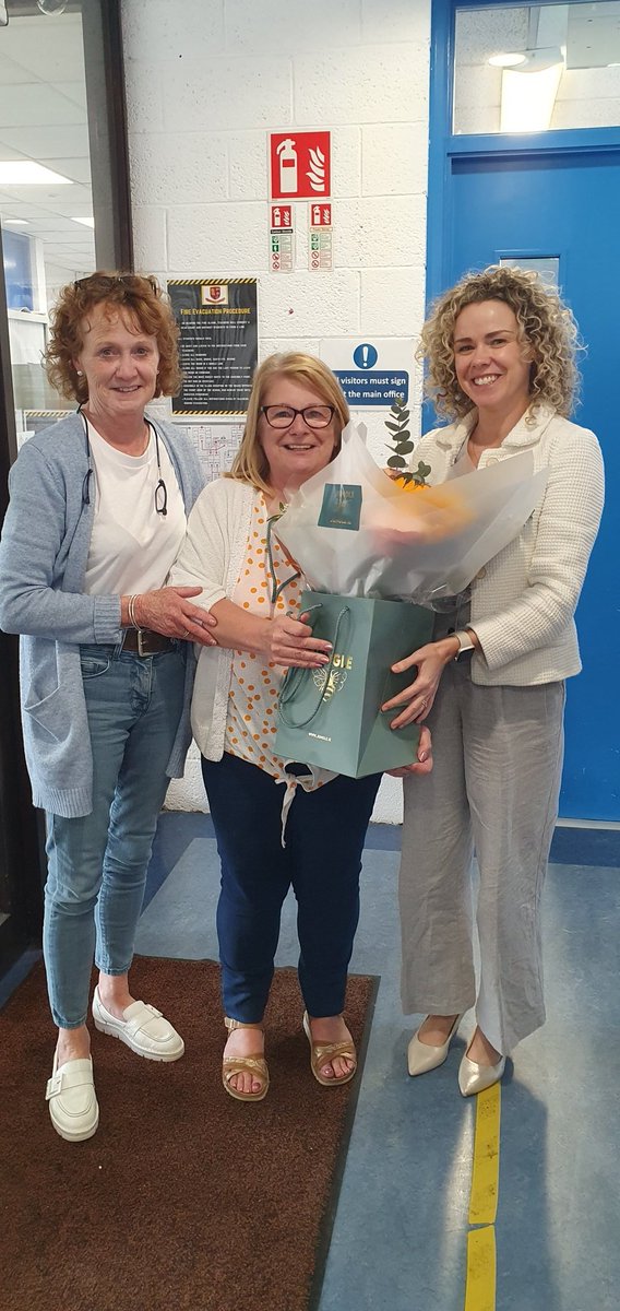 Pobalscoil Neasáin tweet media