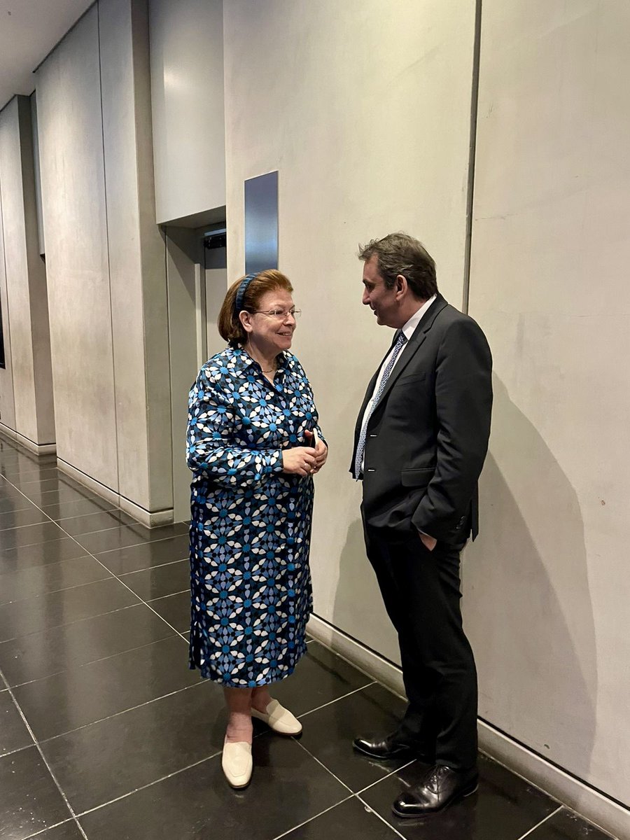 Με μεγάλη χαρά συνάντησα την Υπουργό Κοινωνικής Συνοχής και Οικογένειας, <a href="/sofiazacharaki/">sofia zacharaki</a>, και την Υπουργό Πολιτισμού, Λίνα Μενδώνη, στο πλαίσιο του συνεδρίου «Δημογραφικό 2024 – Εθνική Προτεραιότητα». Και οι δύο με σπουδαία χαρτοφυλάκια για το μέλλον της πατρίδας μας, είχα την