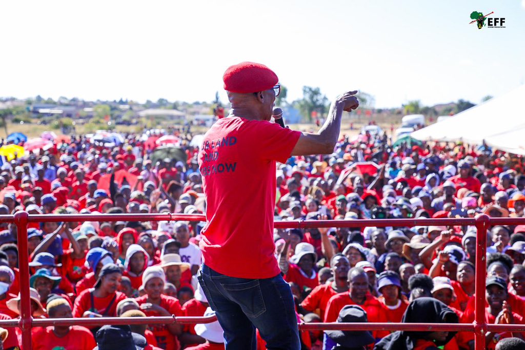 Fighter Lawrence Mapoulo at the EFF community meeting convened by President @Julius_S_Malema in Moletjie. #VoteEFF