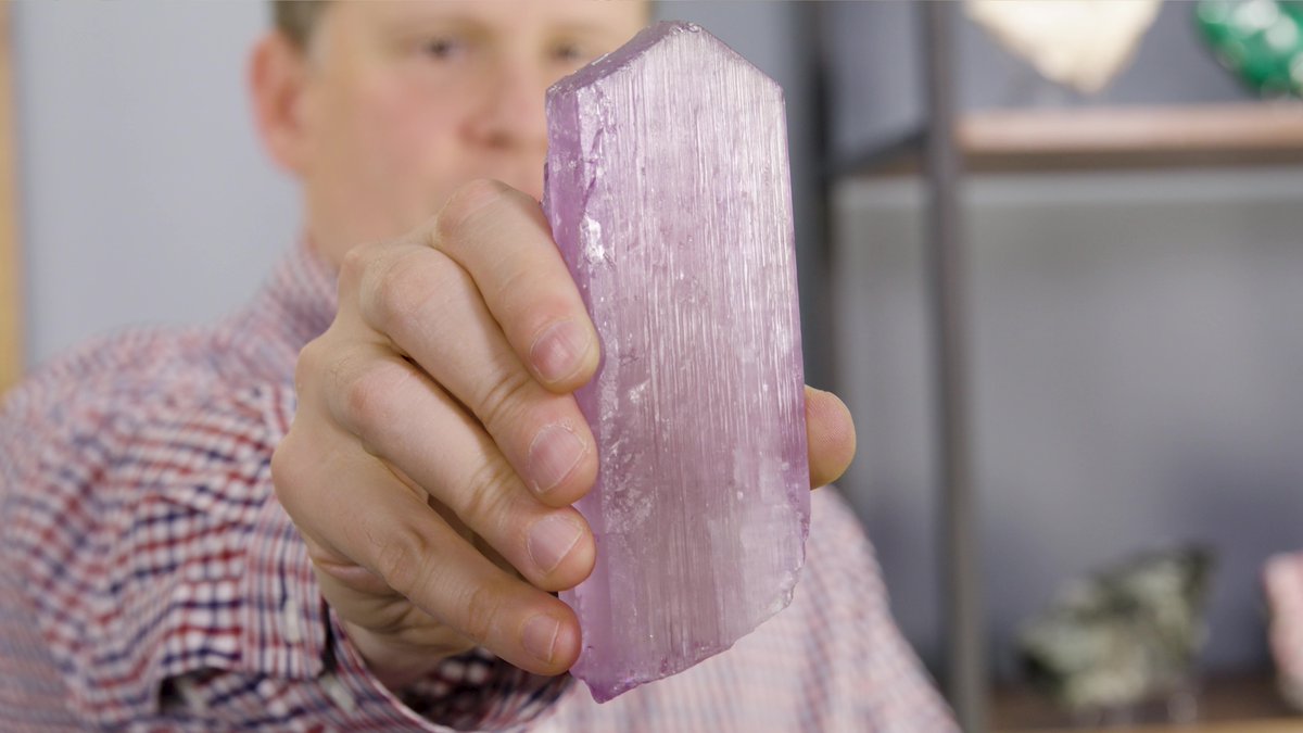 Ethan F. Baxter (@ethanrockstory) on Twitter photo Lithium!
Lithium ore!!
Battery rock!!!
Check out Ep. 82 of Every Rock Has A Story which is all about spodumene; this critical mineral is key for our green energy future. <a href="/kmgoodenough/">Dr Kathryn Goodenough</a> tells us how
<a href="/theAGU/">AGU (American Geophysical Union)</a> <a href="/BostonCollege/">Boston College</a> <a href="/MinSocAm/">Mineralogical Society of America</a> <a href="/NSTA/">National Science Teaching Association</a> <a href="/nagtgeo/">National Association of Geoscience Teachers</a>
WATCH👇
youtu.be/7xtNaS6x7BM Lithium!
Lithium ore!!
Battery rock!!!
Check out Ep. 82 of Every Rock Has A Story which is all about spodumene; this critical mineral is key for our green energy future. <a href="/kmgoodenough/">Dr Kathryn Goodenough</a> tells us how
<a href="/theAGU/">AGU (American Geophysical Union)</a> <a href="/BostonCollege/">Boston College</a> <a href="/MinSocAm/">Mineralogical Society of America</a> <a href="/NSTA/">National Science Teaching Association</a> <a href="/nagtgeo/">National Association of Geoscience Teachers</a>
WATCH👇
youtu.be/7xtNaS6x7BM