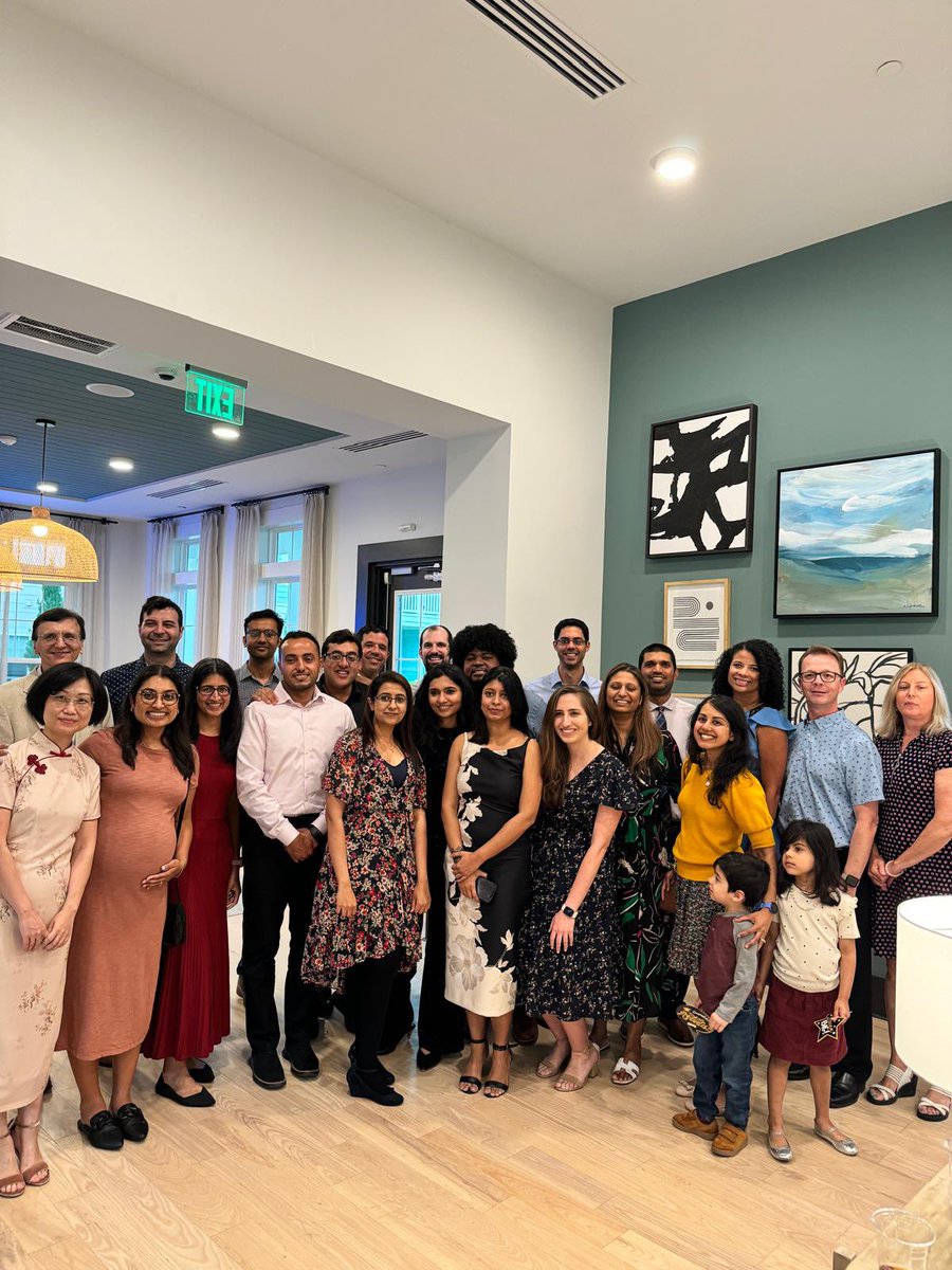 A fun night celebrating our 3rd year fellows! Stay tuned for the official graduation in 2 weeks!

Pictured are 3rd year class, program leadership, faculty and kiddos 😊

#TheFutureIsBright

@MoffittNews @USFHealth