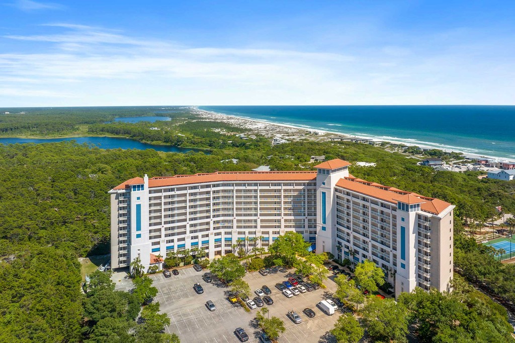 A new purchase opportunity is now available at the stunning #Summit condominium of Tops'l Resort in #MiramarBeach 🏖️ Unit 907 is a ninth-floor condo with three bedrooms, incredible Gulf views, and a competitive price tag. Learn more today: oreef.co/451yTuz