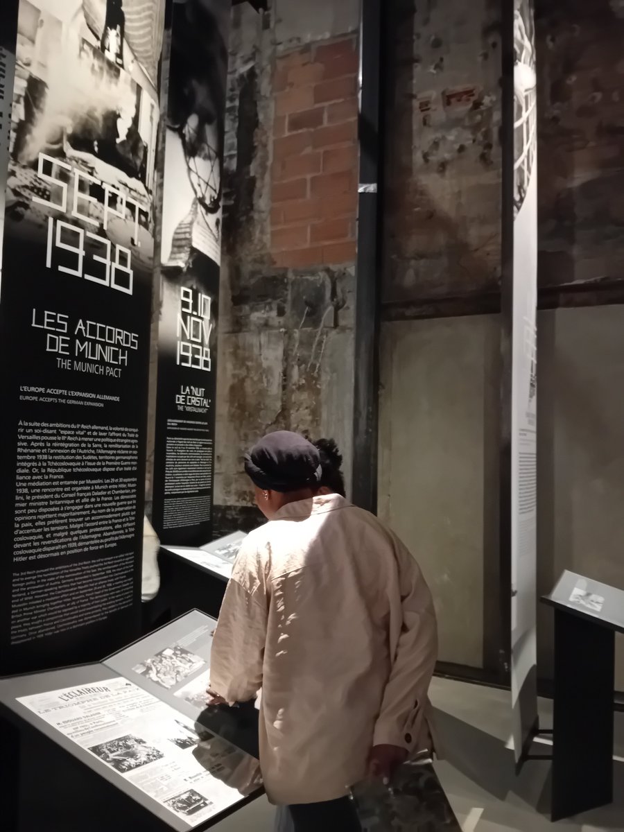 🏛 Visite du @campdesmilles pour nos stagiaires.
L'occasion de travailler s/ les valeurs citoyennes au🤍des principes de l'#E2C autour d'une idée clef : chacun peut résister à sa manière contre les #discriminations et l'#intolérance.
<a href="/Fondation_EDF/">Fondation groupe EDF</a> <a href="/hervefournier44/">Hervé Fournier</a> <a href="/e2cfrance/">E2C France</a>