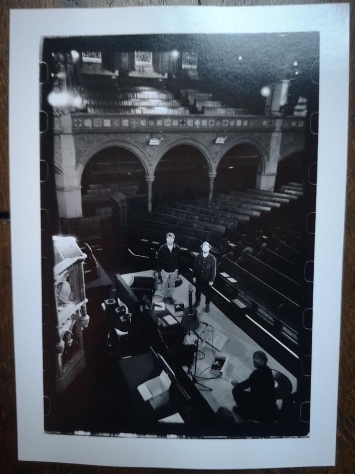 #TBT #BehindTheScenes of #UnionChapel with James Skelly & Nick Power when they shared their own making-of the eponymous debut album @thecoralband live with us back in March. 📷 @bibbib64 + #LeicaM7 #ThrowbackThursday #LondonVenue #IndependentVenue #SilverPrint #Islington