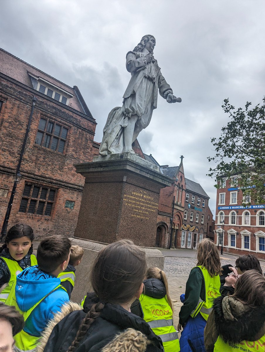 Year4Wansbeck's tweet photo. What a brilliant day taking pride in our city!💚 We are on the way back to school now https://t.co/IC6m49ZnGa