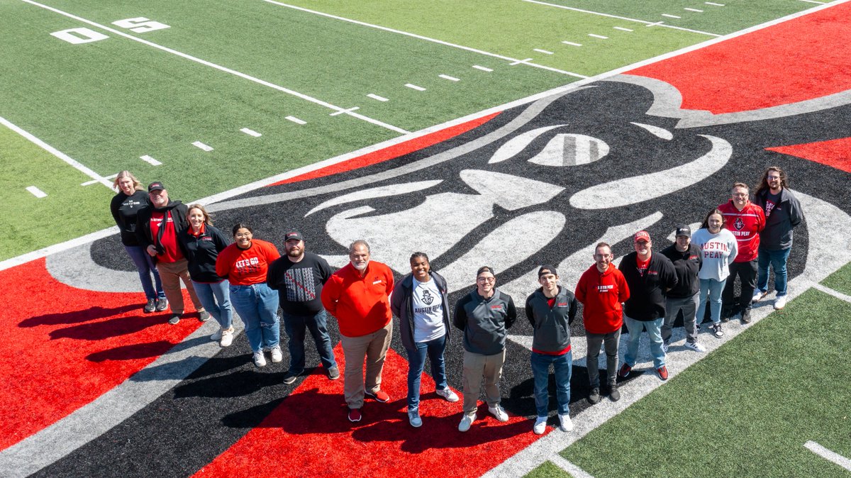 Let's celebrate our @austinpeay PR & Marketing team for their outstanding achievements, leading with 16 awards at the 2024 TCPRA!🥳 Many team members are alumni of our college, excelling as graphic designers, journalists, photographers, and videographers: apsu.edu/nes/may-2024-t…