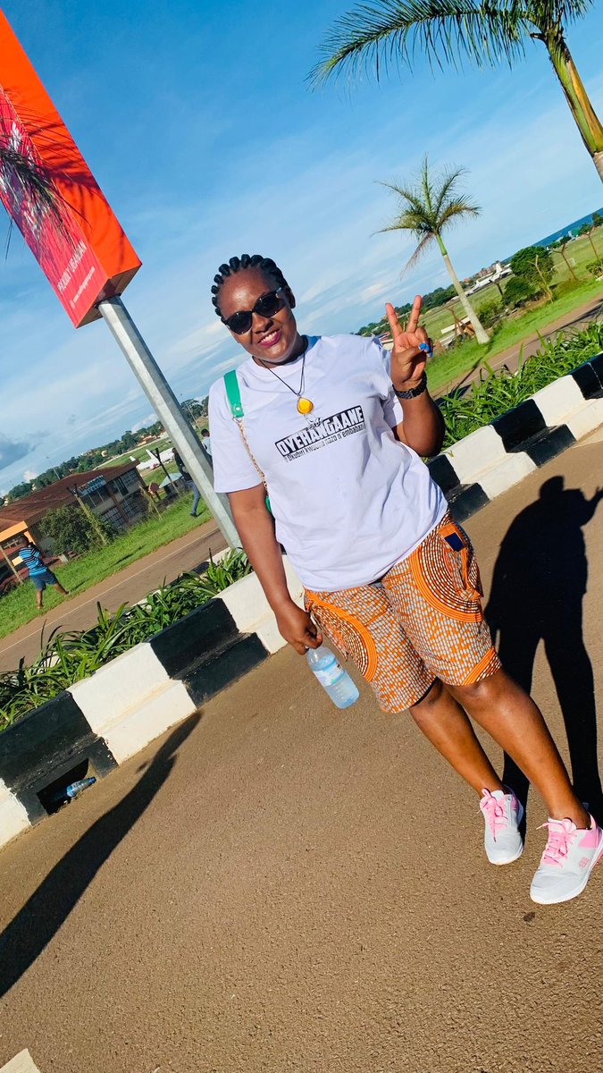 M10Collectionz's tweet image. Birthday 🎉👏🎈 regards @kirabo_samalie. We celebrate you today, tukukunda oba omuntu weitu. May the universe serve you right 👍