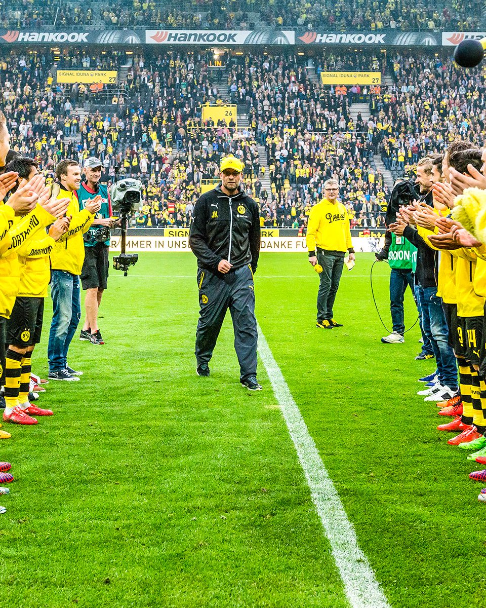 brfootball's tweet photo. Nine years ago, Jürgen Klopp said goodbye to Dortmund. 

A few days ago, he said goodbye to Liverpool. 

Beloved wherever he goes ❤️ https://t.co/lzkPI6s8AC