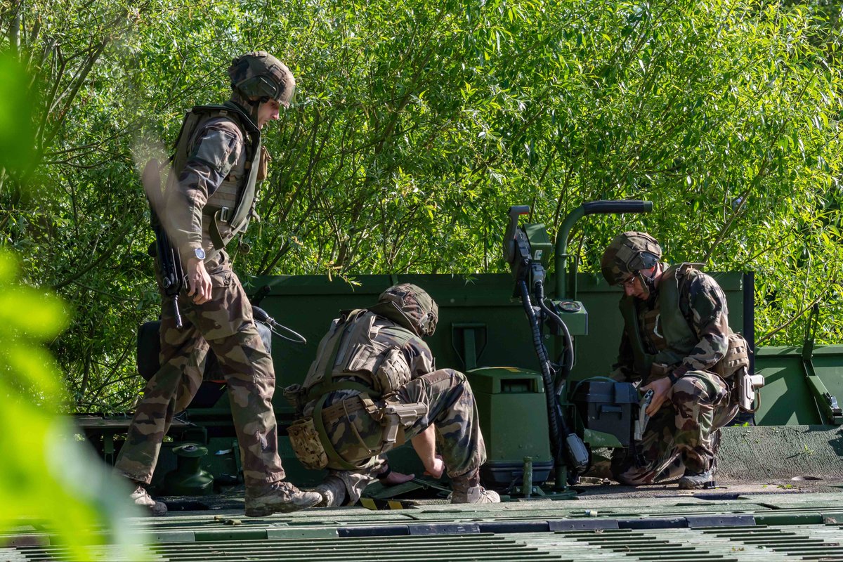 COM_ECIA's tweet image. #CIADA 2024, exercice marquant la fin de scolarité des lieutenants, #FRANCHISSEMENT à la Chaussée-sur-marne.
🎯 L’objectif est de mettre en pratique réaliste : placer les lieutenants en conditions de chef de section. 
➡️ 3 attentes : réactivité, connaissance et coopération